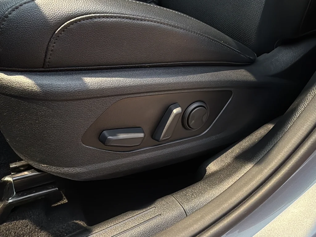 Certified Used 2024 Everlasting Silver Kia EX image 10