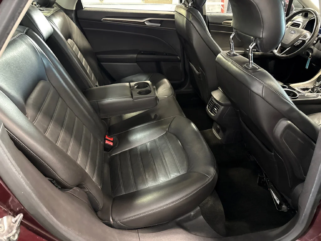 Used 2013 Red Ford SE image 13