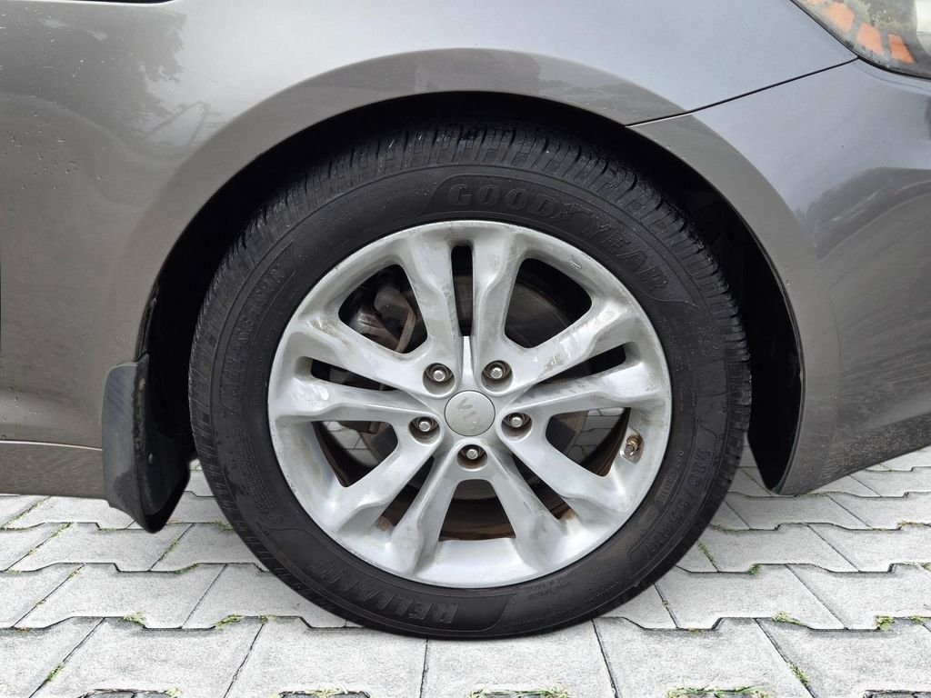 Used 2012 Silver Kia EX image 3