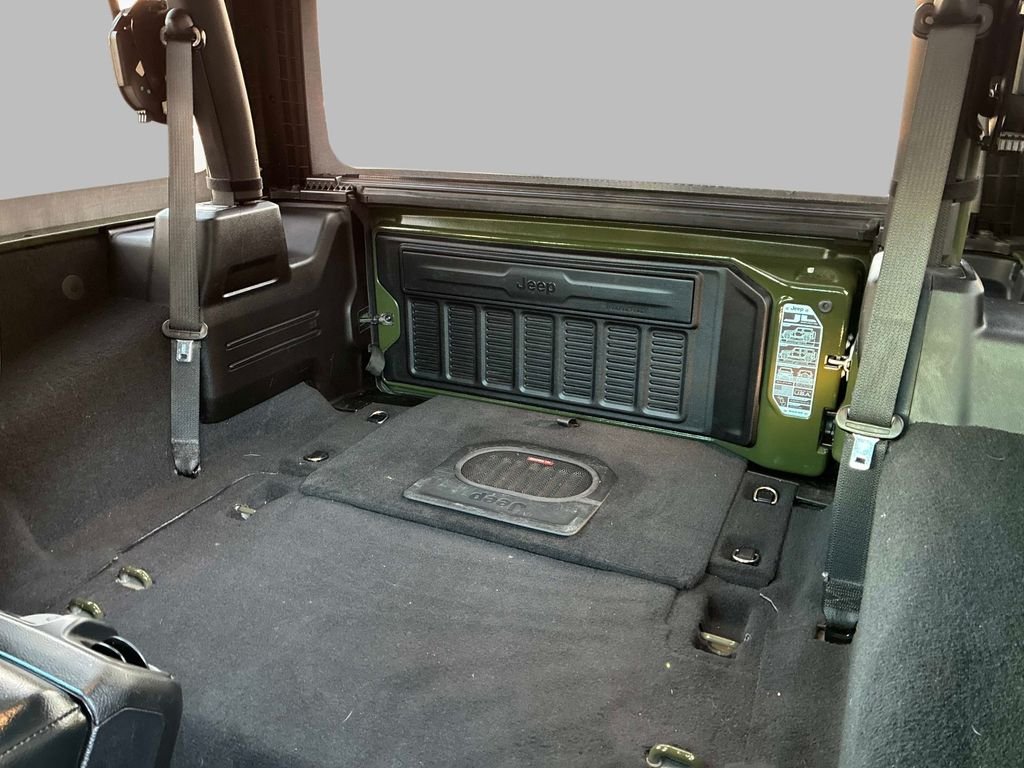 Used 2021 Green Jeep Rubicon image 21