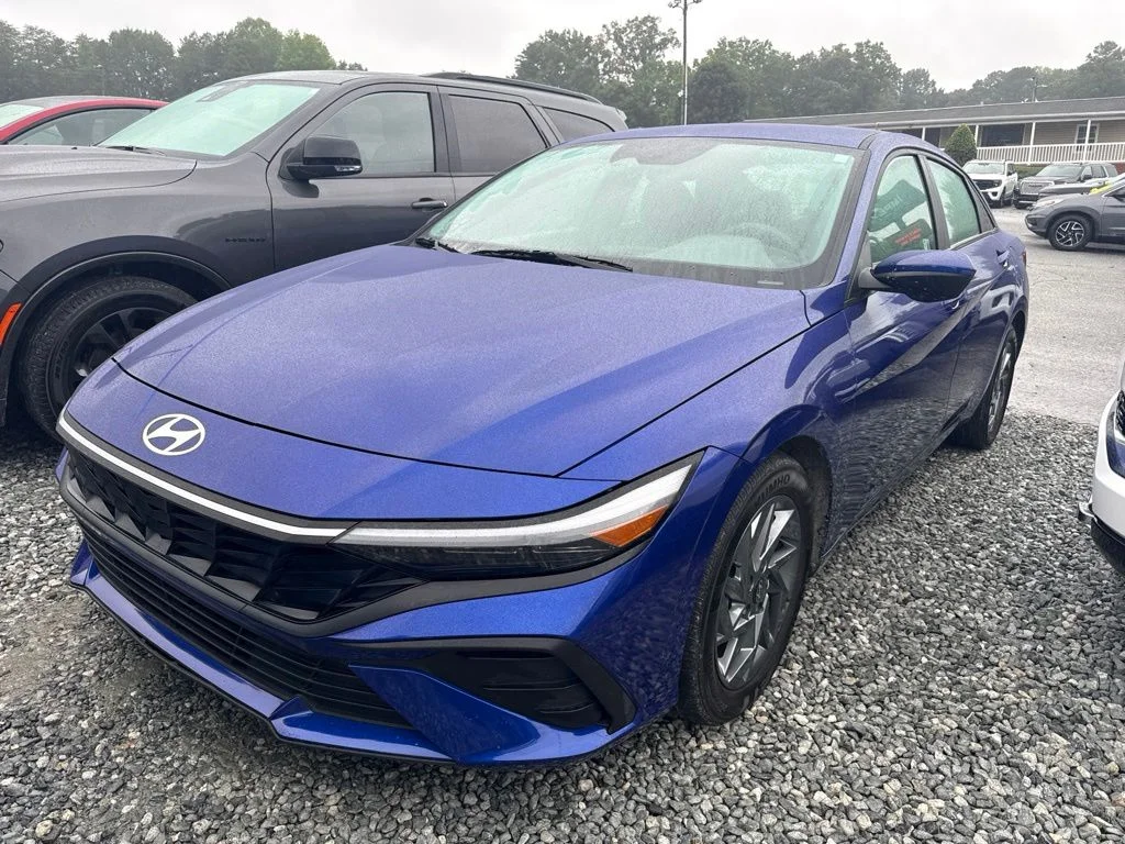 Used 2024 Blue Hyundai SEL image 1