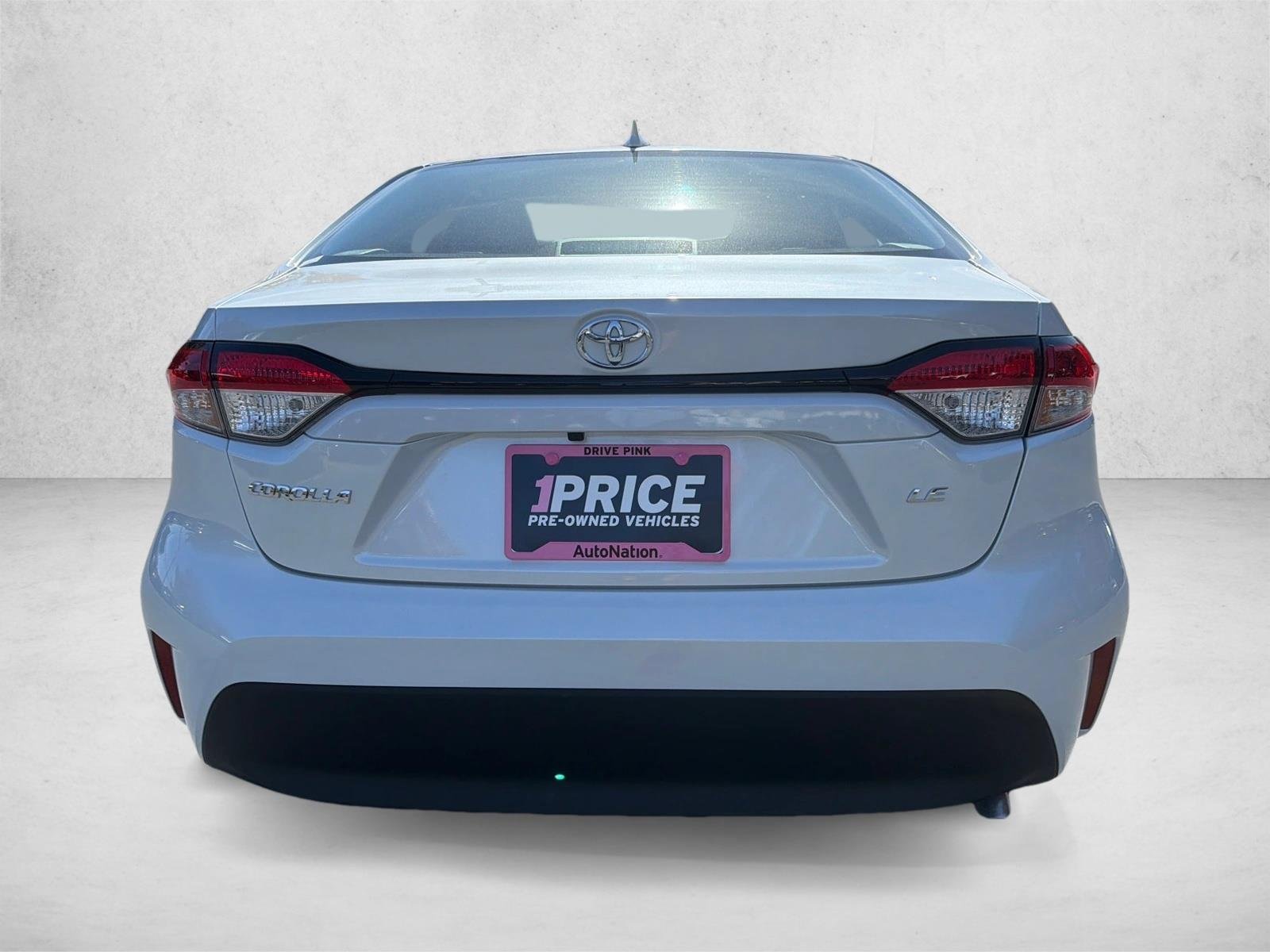New 2027 Wind Chill Pearl Toyota LE image 4
