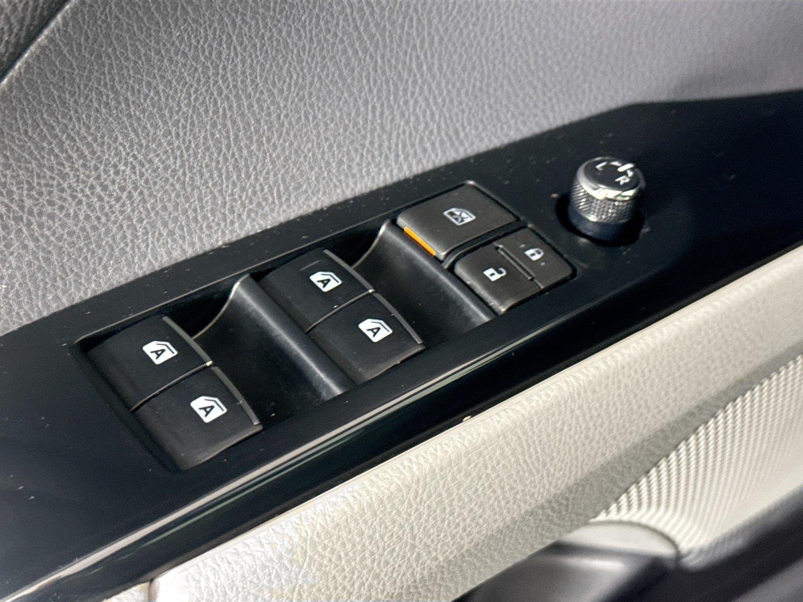 Used 2018 Predawn Gray Mica Toyota XLE image 28