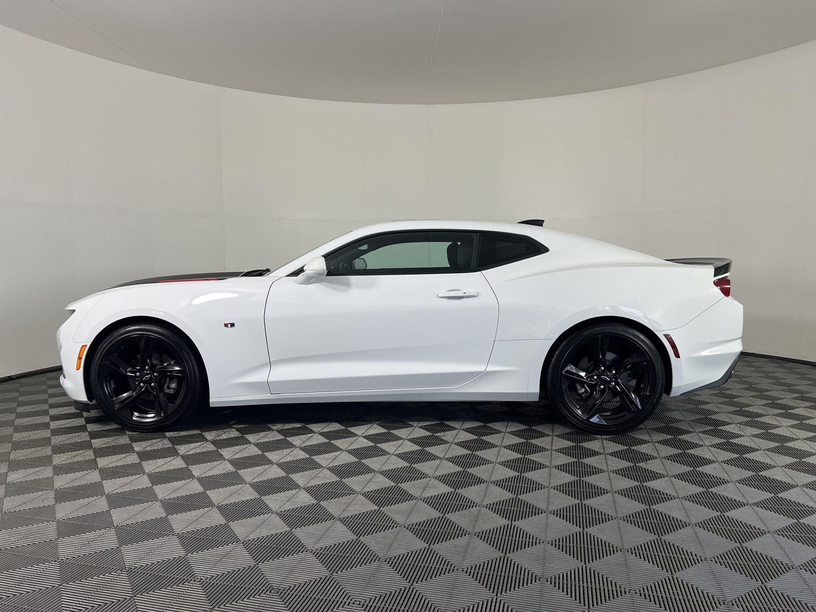Used 2024 Summit White Chevrolet 2LT image 26