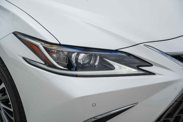 Certified Used 2025 White Lexus 300h image 2