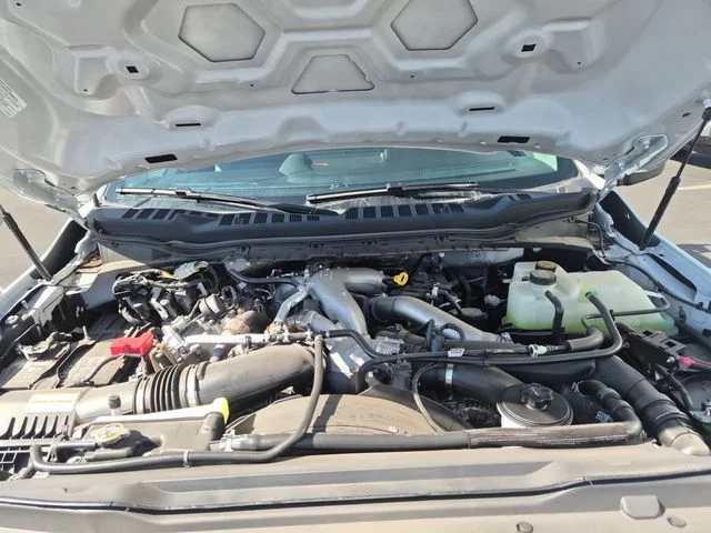 2025 Ford F-350 Super Duty Chassis Cab XL - Photo 24