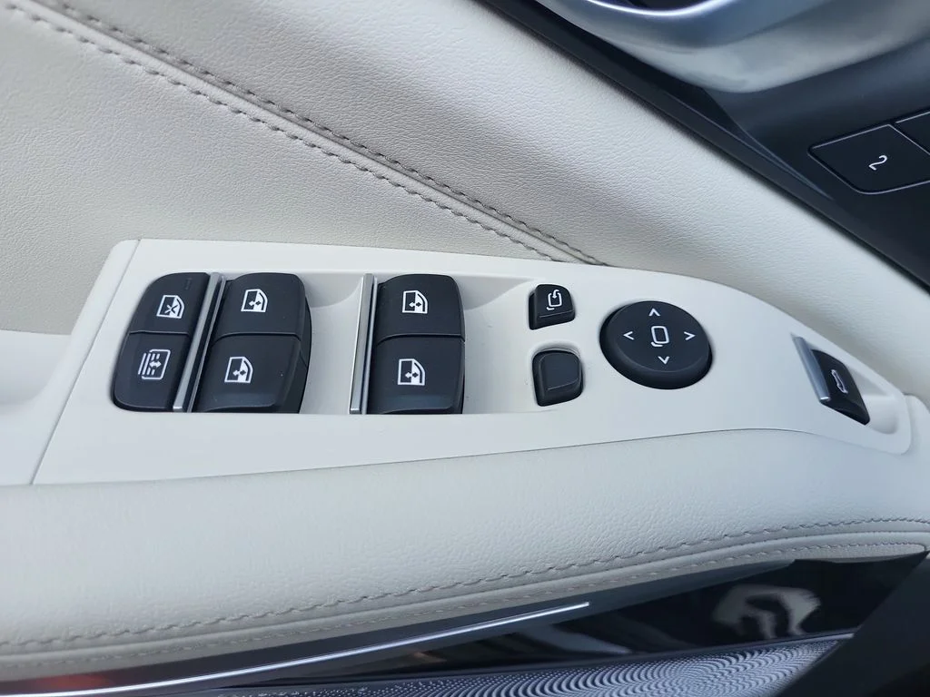 Used 2026 Green BMW M60i image 15