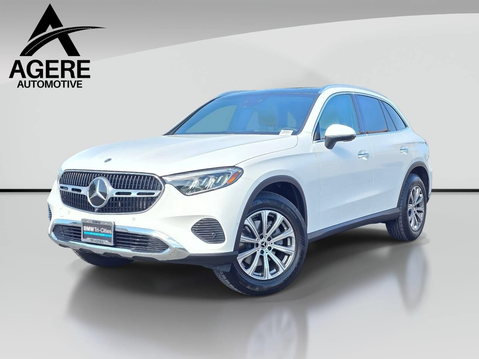 Used 2025 Polar White Mercedes-Benz GLC 300 image 1