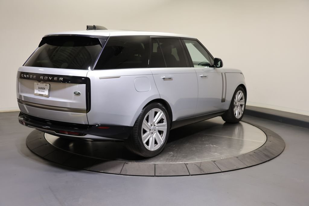 Certified Used 2023 Hakuba Silver Metallic Land Rover SE image 5
