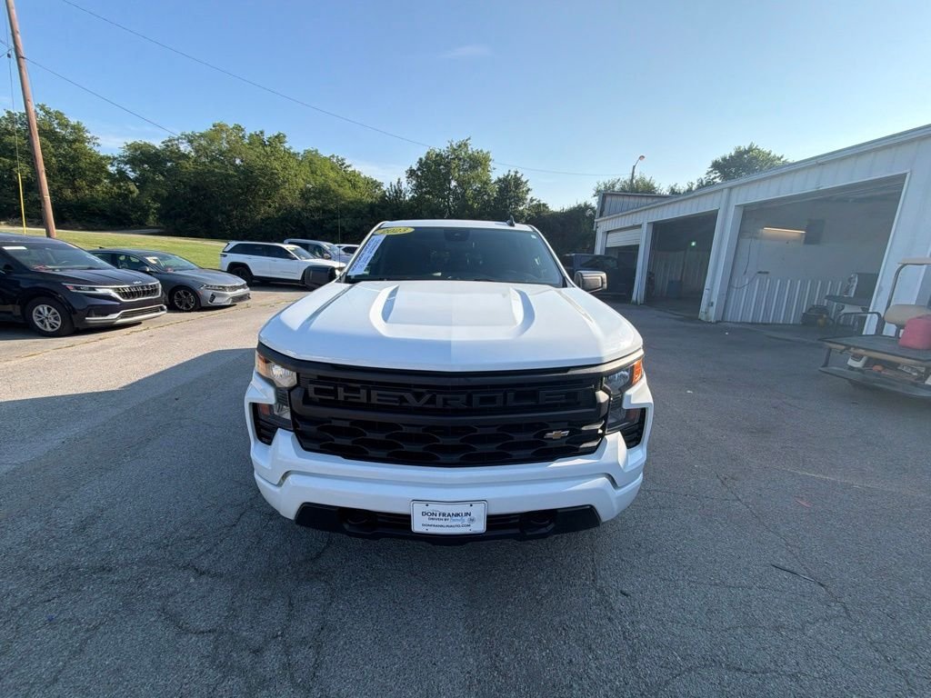 Used 2023 White Chevrolet Custom image 3