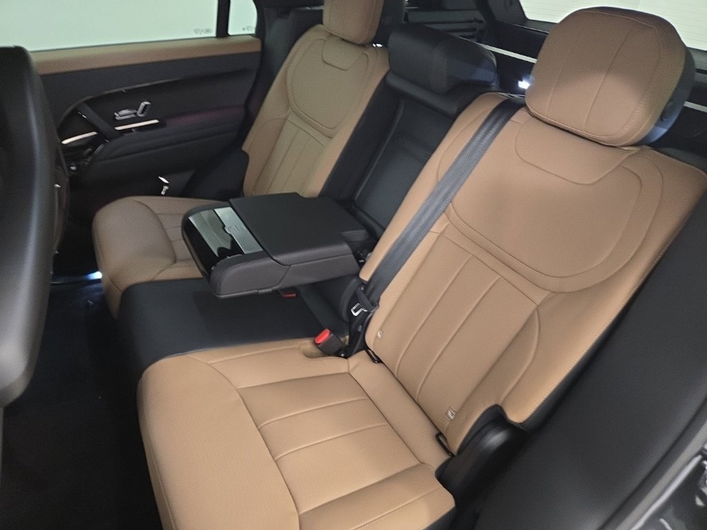 New 2027 Carpathian Grey Land Rover Dynamic SE image 24