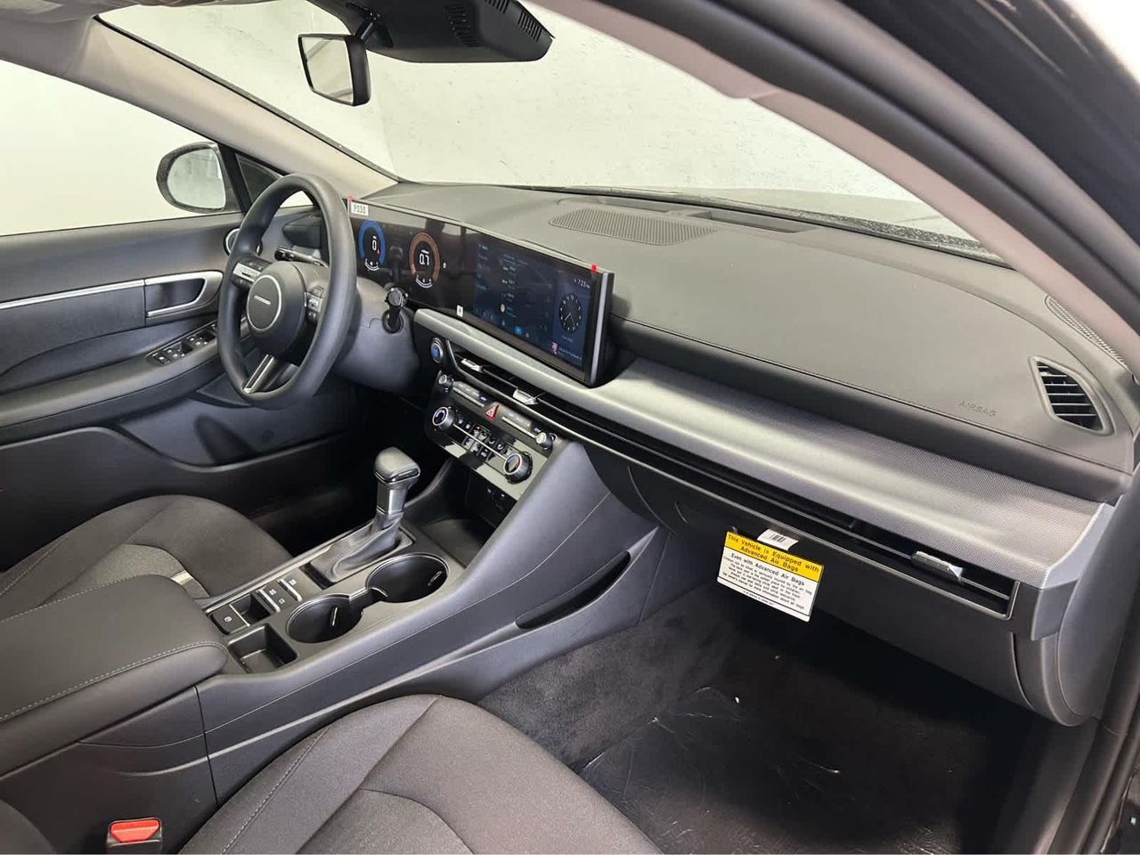 New 2026 Abyss Black Hyundai SE image 31