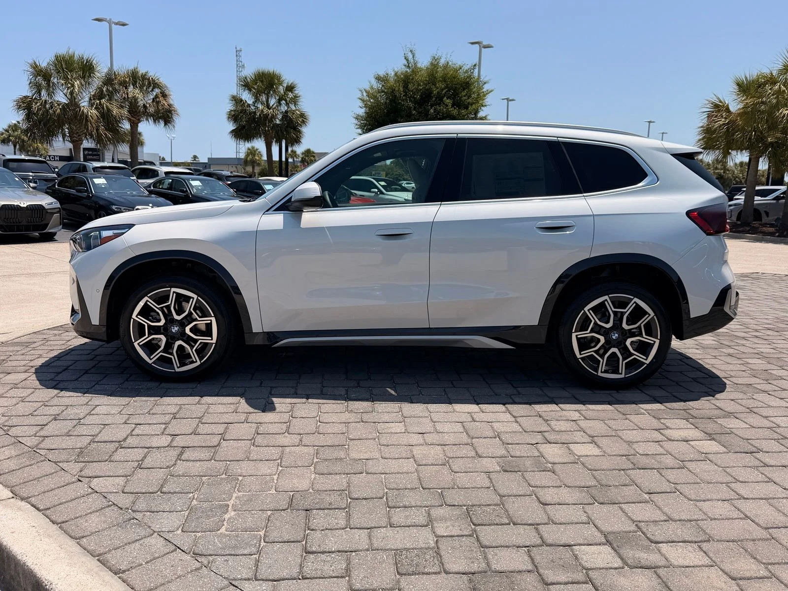 New 2026 Mineral White Metallic BMW xDrive28i image 12