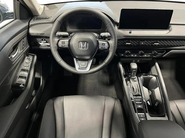 New 2026 Urban Gray Pearl Honda Touring image 30