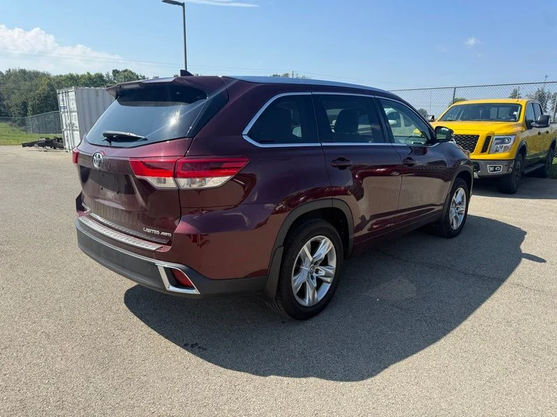 Used 2017 Red Toyota Limited image 18