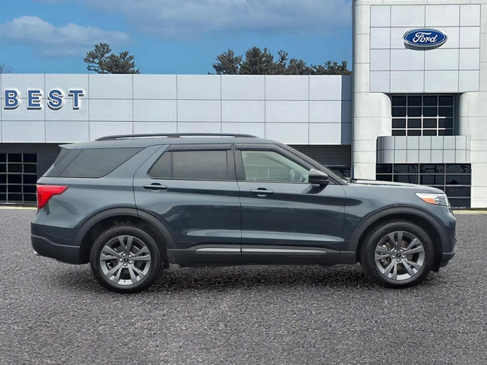 Used 2023 Stone Blue Ford XLT image 9