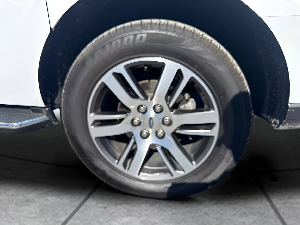 Used 2023 White Ford Limited image 35
