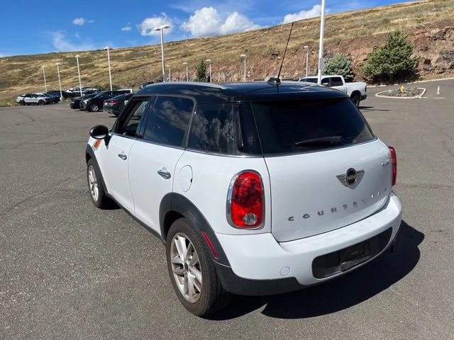Used 2014 Light White MINI Base image 10