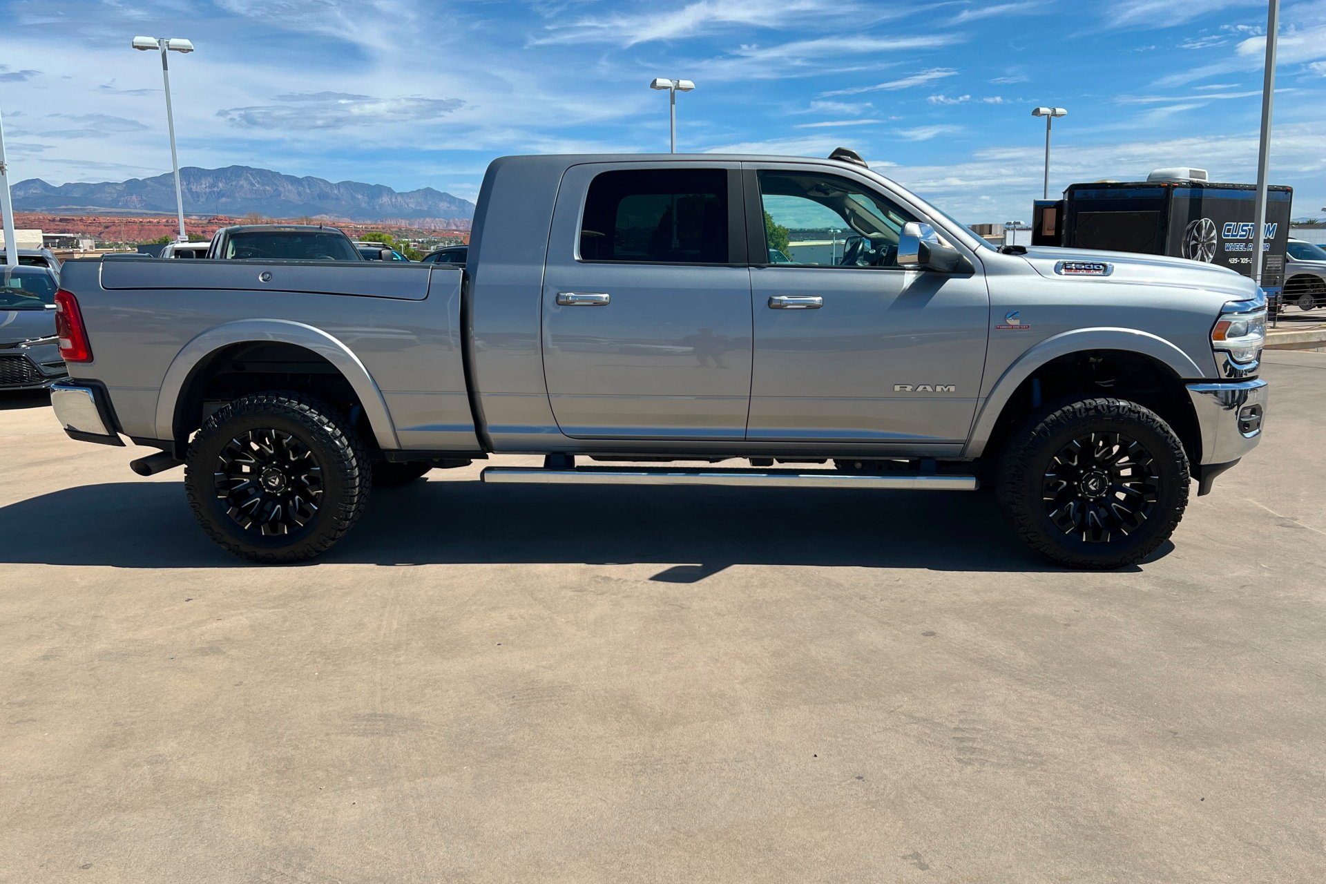 Used 2022 Billet Silver Metallic Clearcoat Ram Laramie image 7