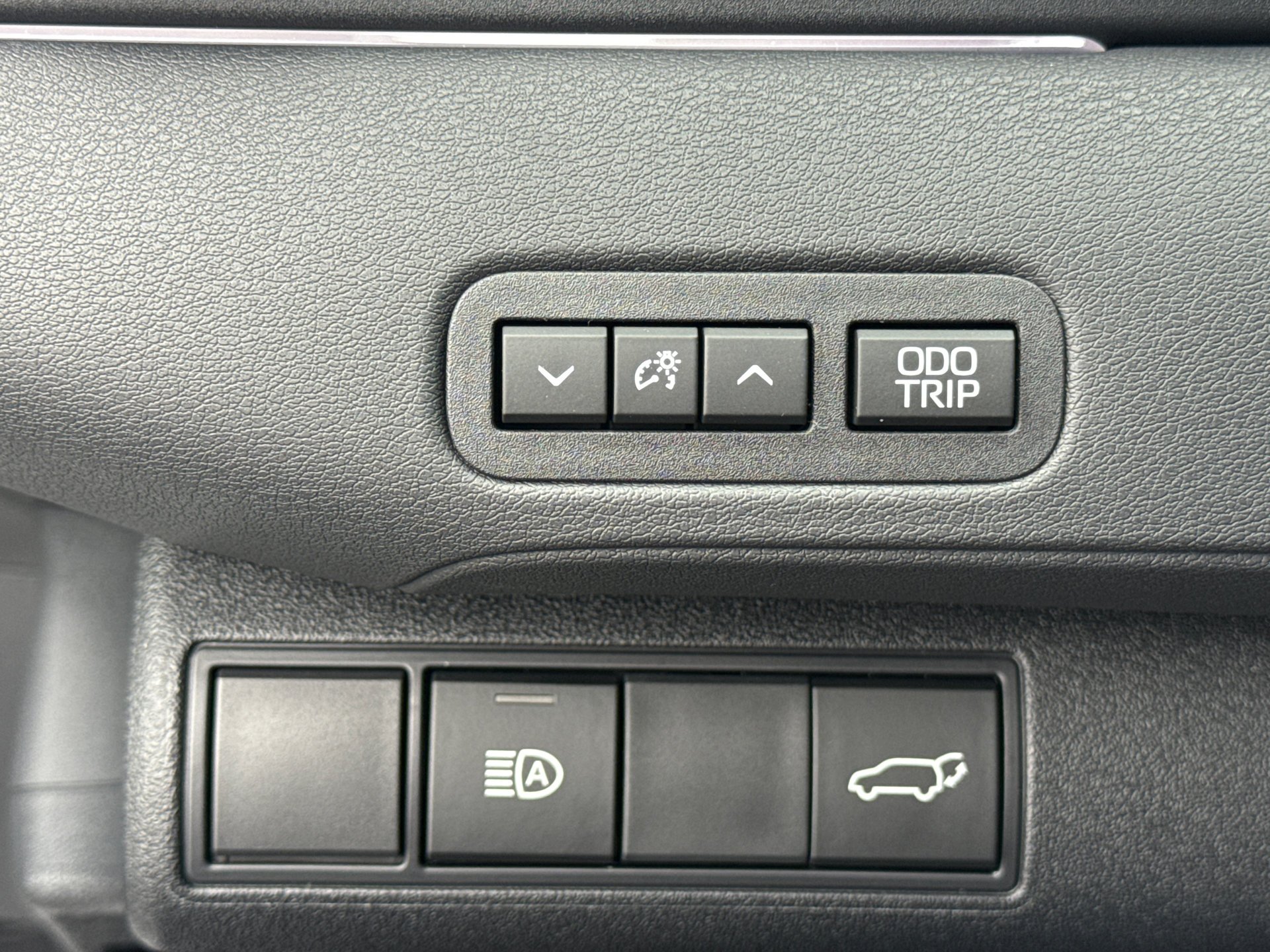 New 2026 Wind Chill Pearl <sup>1</sup> Toyota  SE image 25