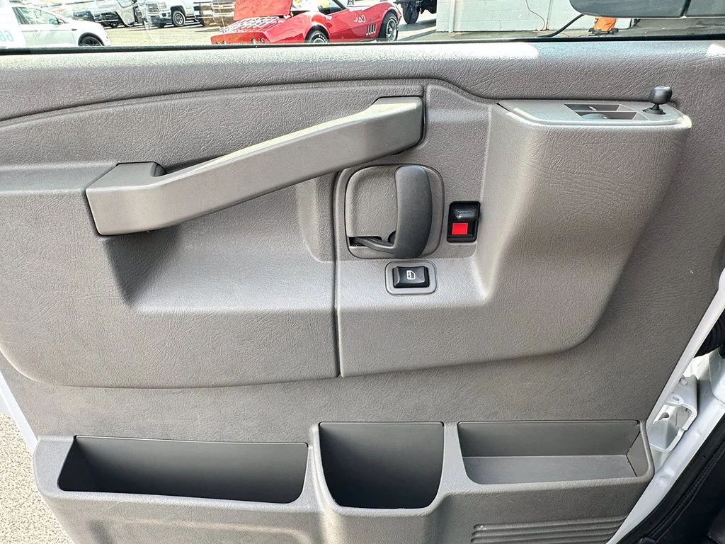 Used 2025 Summit White Chevrolet WT image 19