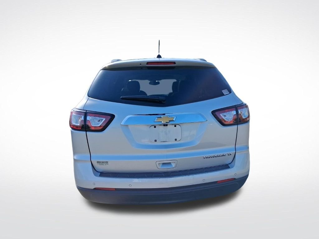 Used 2016 Silver Chevrolet 2LT image 9