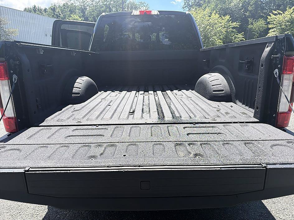Used 2019 Black Metallic Ford King Ranch image 24