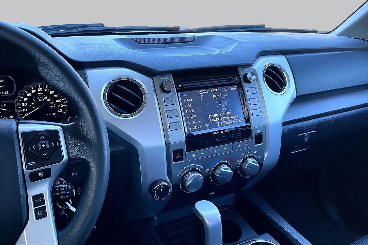 Used 2018 Cement Toyota SR5 image 8