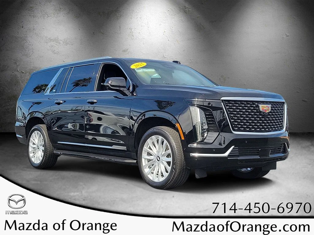 2025 Cadillac Escalade ESV Luxury's photo