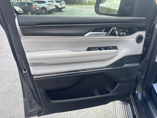 New 2026 Baltic-Gray Metallic Clear-Coat Exterior Paint Jeep Summit Obsidian image 14
