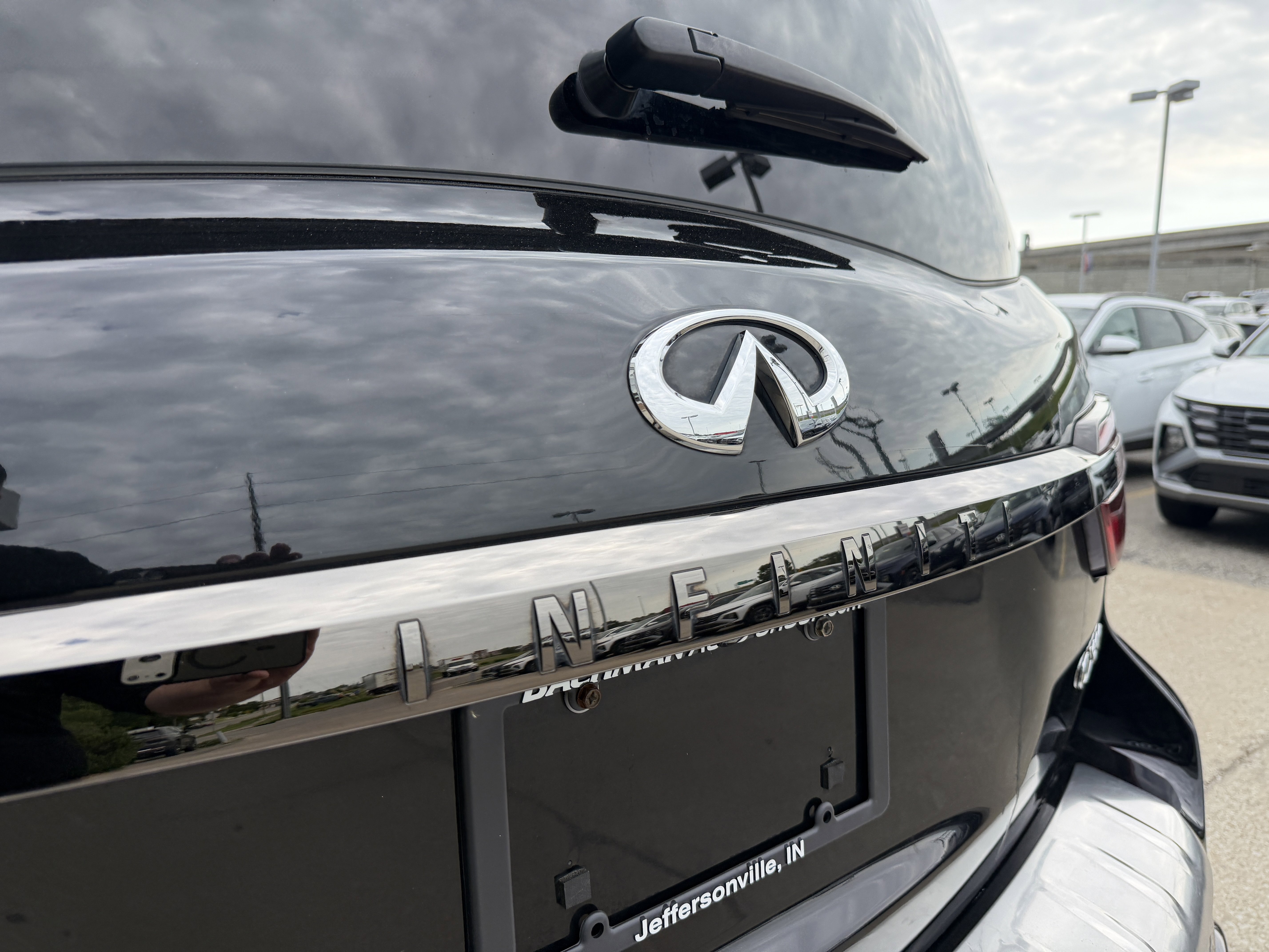Used 2021 Mineral Black INFINITI Premium Select image 8