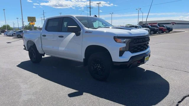 Used 2025 White Chevrolet Custom Trail Boss image 2
