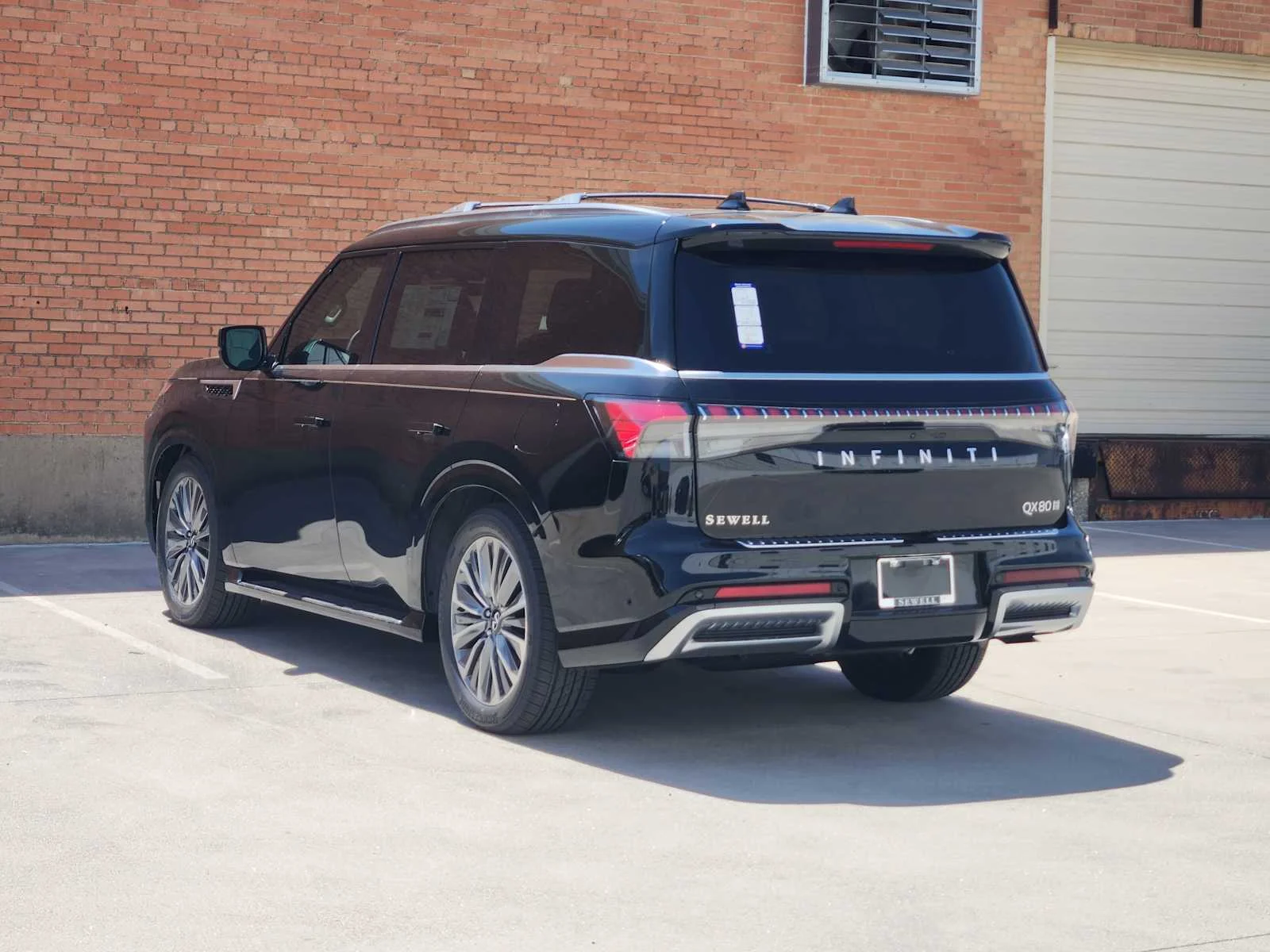 New 2027 BLACK OBSIDIAN INFINITI Luxe 4WD image 4