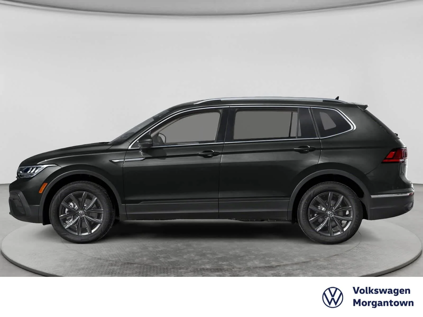 Used 2024 Deep Black Pearl Volkswagen SE image 3