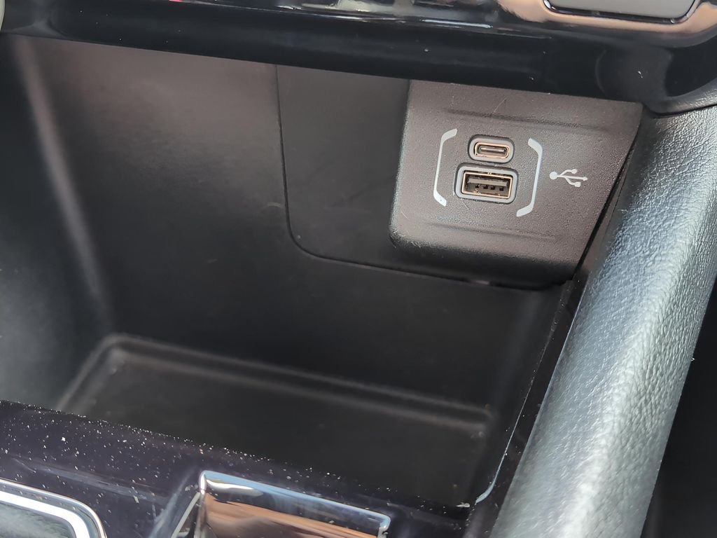 Used 2024 Bright White Clearcoat Jeep Latitude image 19