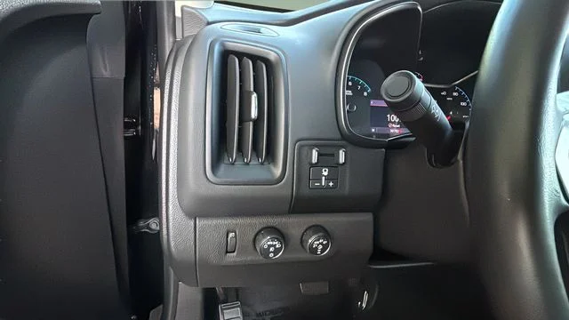 Used 2022 Black Chevrolet ZR2 image 21