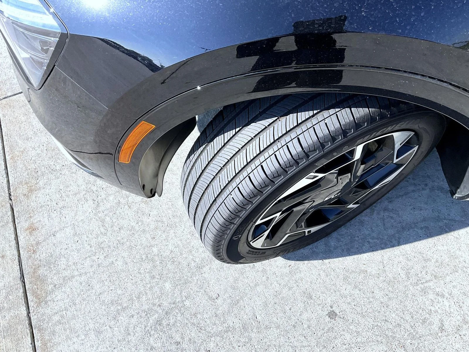 Used 2025 Black Kia SX-Prestige image 23