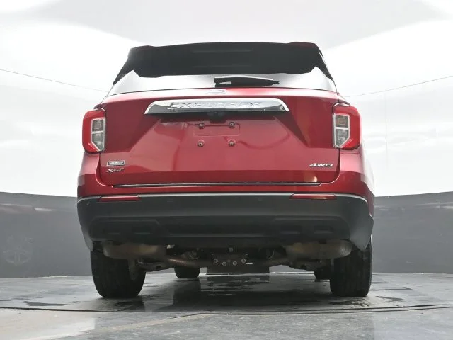 Used 2023 Red Ford XLT image 18