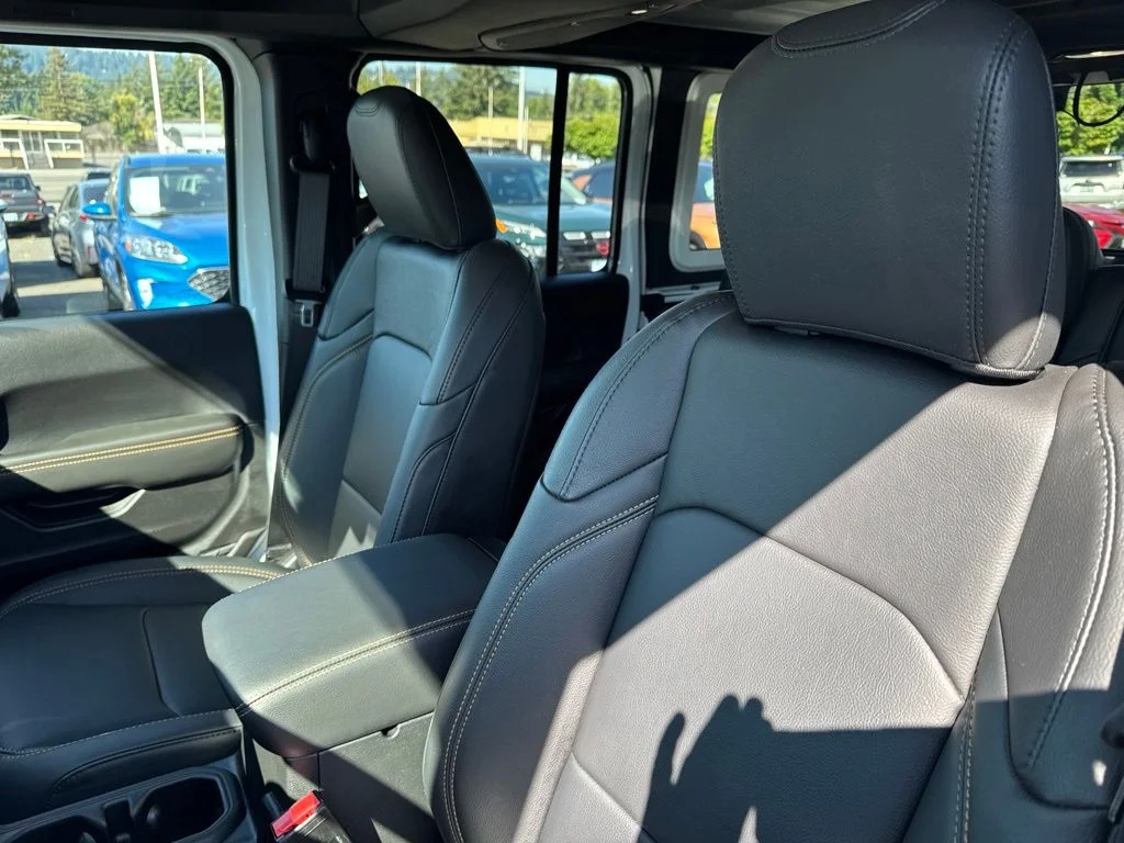 Used 2024 Bright White Clearcoat Jeep Sahara image 4