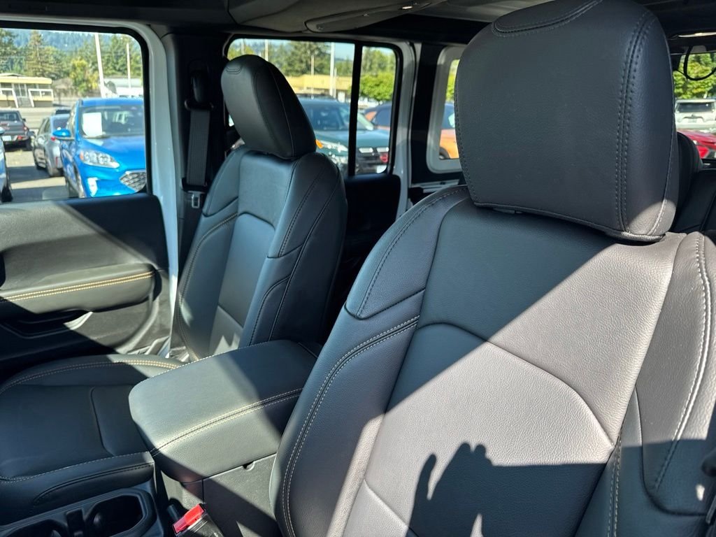 Used 2024 Bright White Clearcoat Jeep Sahara image 4
