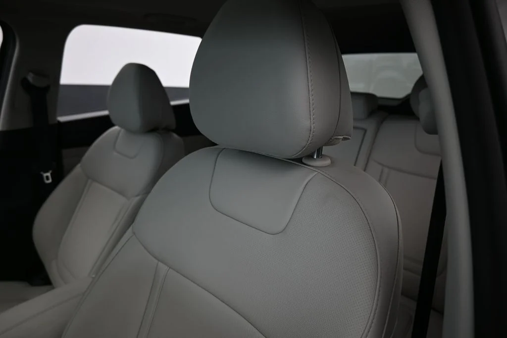 Used 2025 Ecotronic Gray Hyundai SEL Convenience image 16
