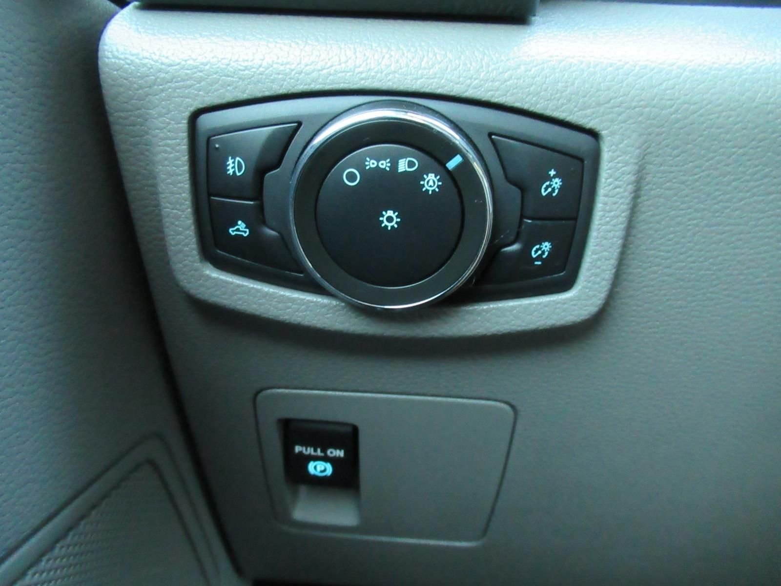 Used 2020 Black Ford XL image 23