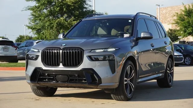 Used 2024 Gray BMW xDrive40i image 3