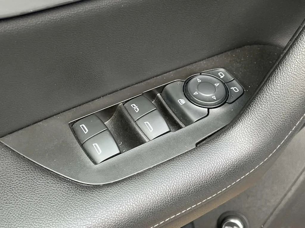 Used 2020 SILVER ICE METALLIC Chevrolet LT image 13