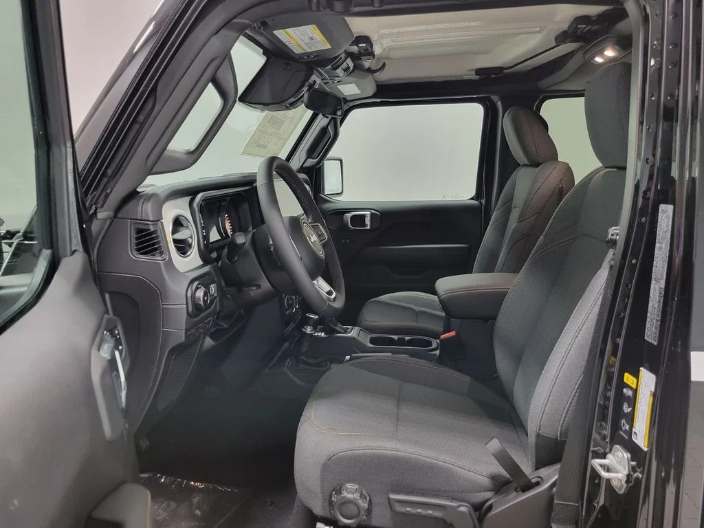 New 2026 Black Clear-Coat Exterior Paint Jeep Sahara image 11