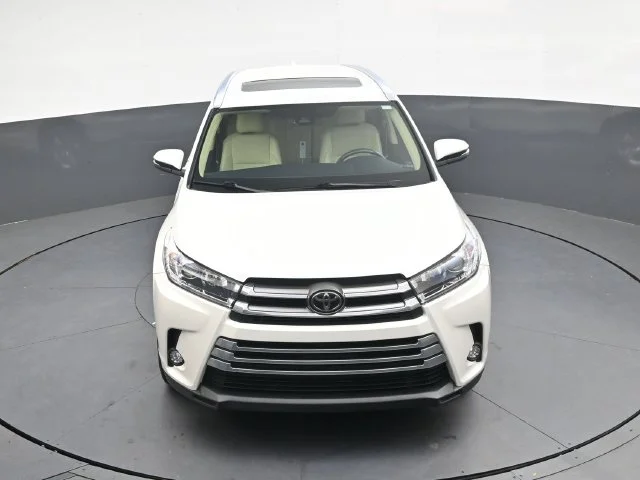 Used 2018 White Toyota Limited image 32