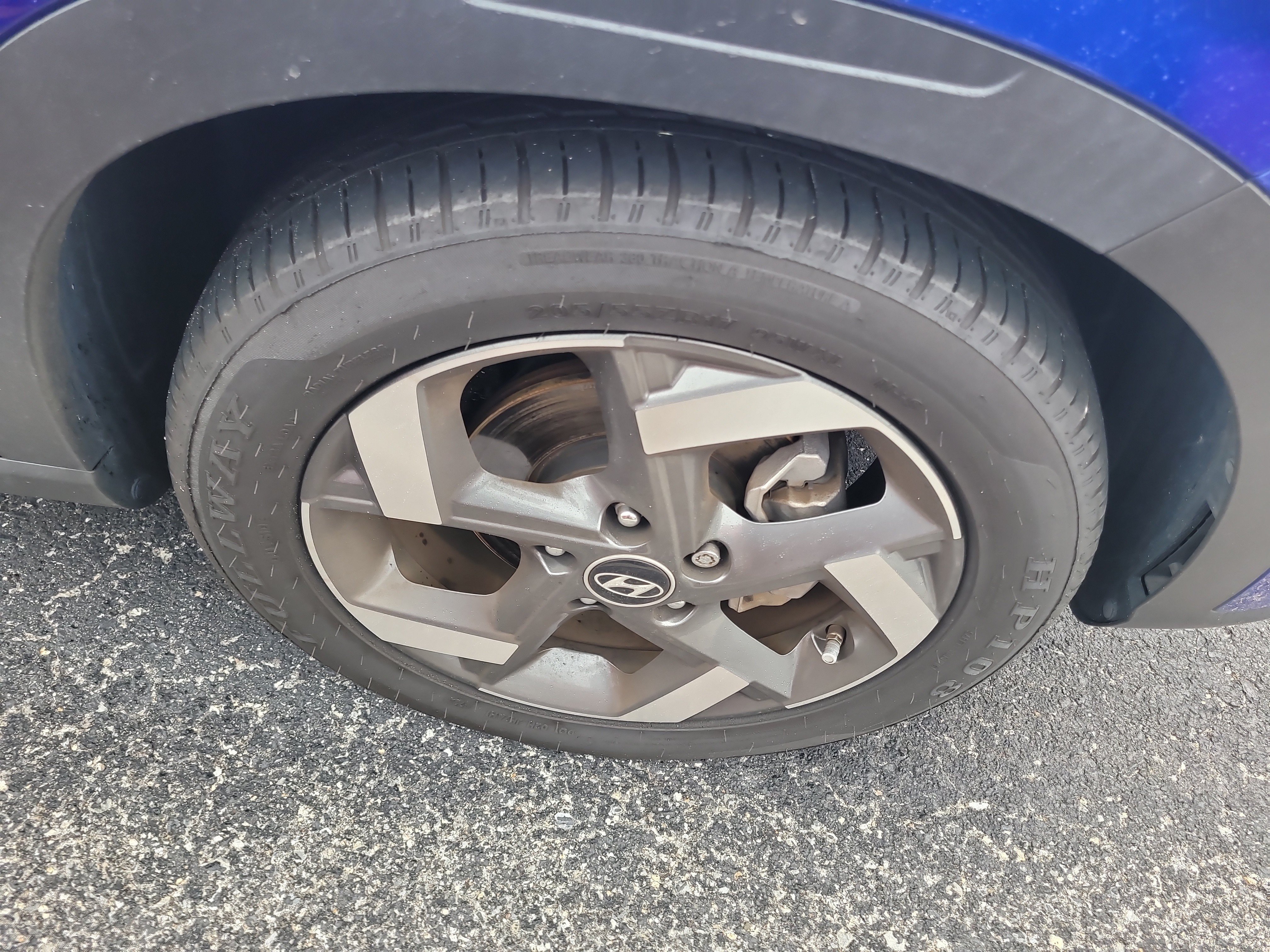 Used 2022 Intense Blue Hyundai Limited image 8