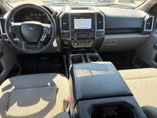 Used 2018 Silver Ford XLT image 22