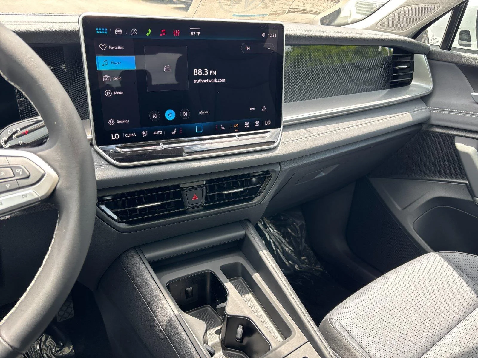 New 2026  Volkswagen SE image 26