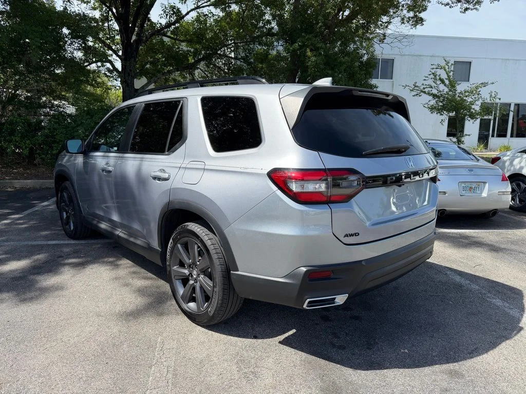 Used 2024 Lunar Silver Metallic Honda AWD SPORT image 4
